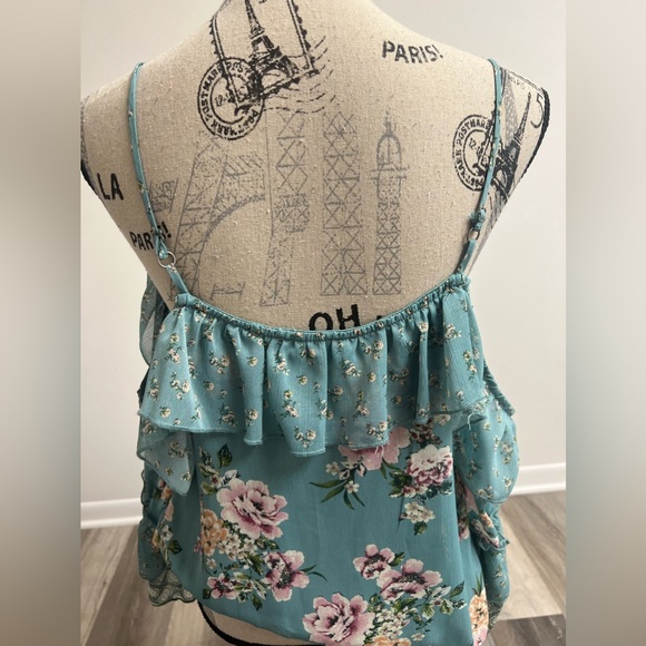 Floral Cold Shoulder Blouse! - Picture 3 of 15